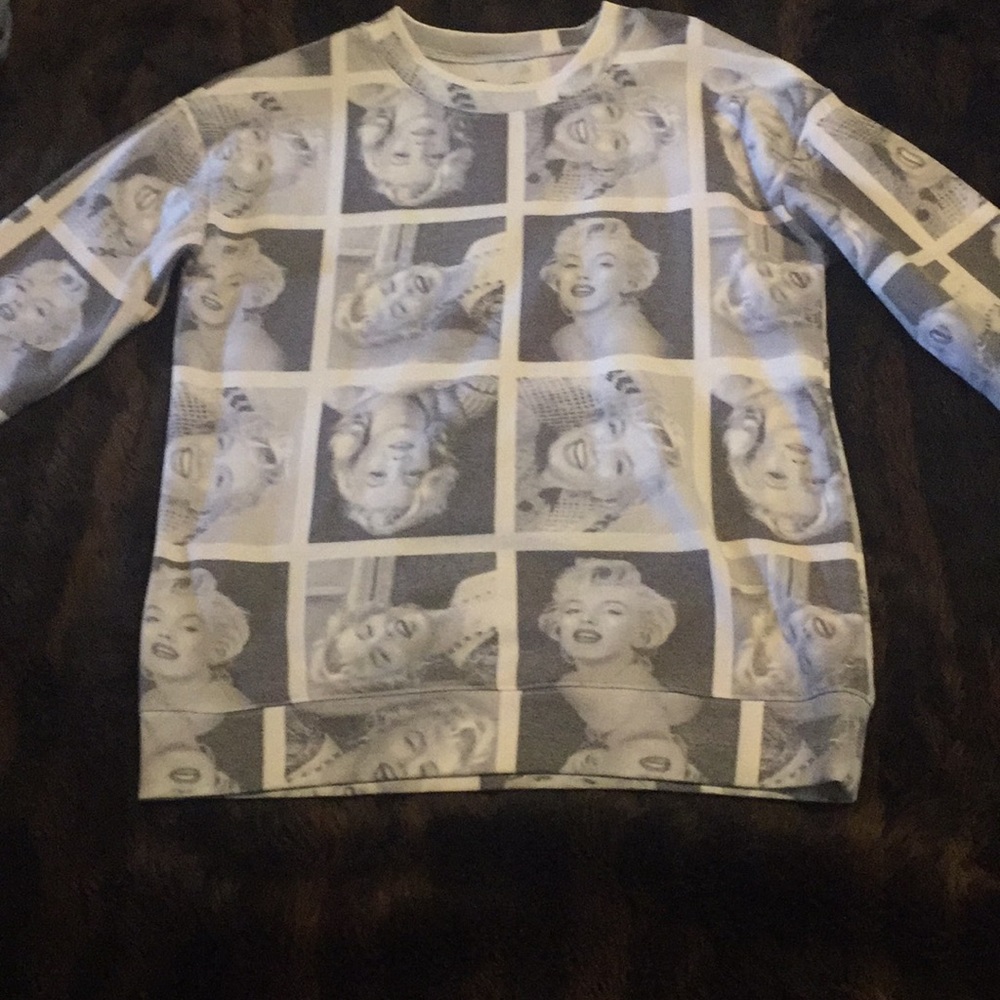 Marilyn Monroe crew neck
